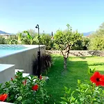 וילה The Backyard *