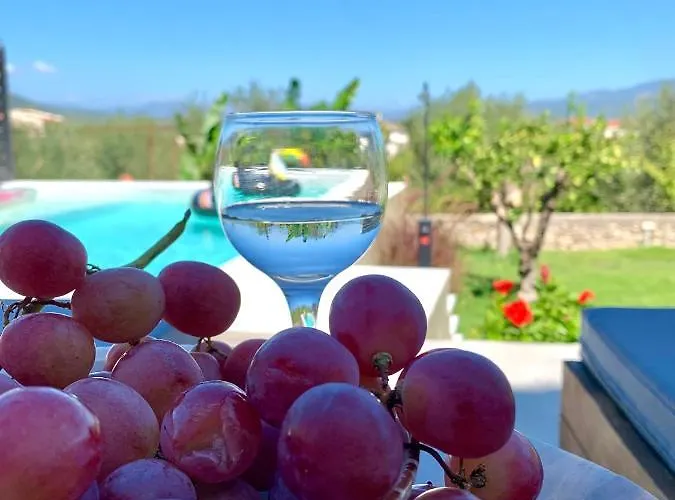 The Backyard Villa Eva